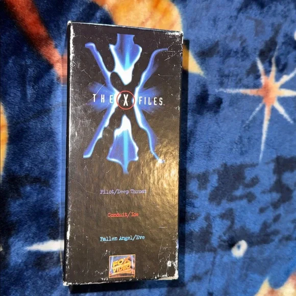 The X-Files VHS Box Set - Picture 4 of 4